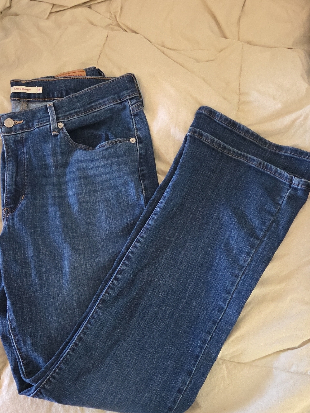 Levi's Bootcut Jeans in Deep Blue Wash